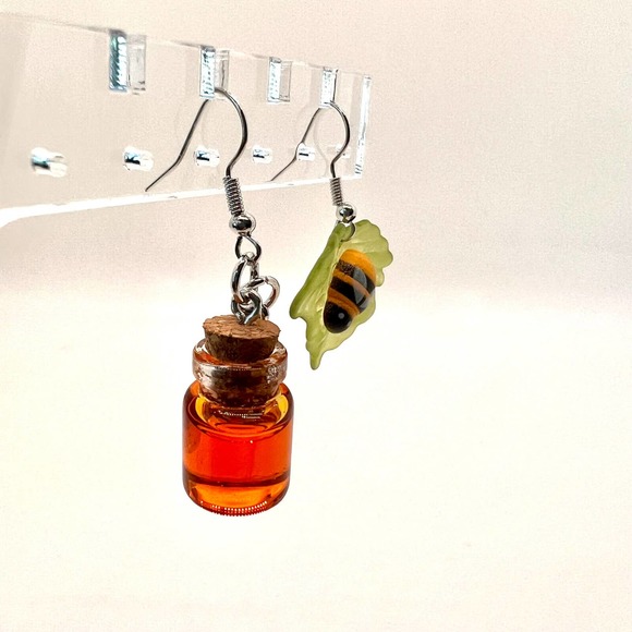 Bee & Honey Jar Earrings - Bumble Bee Earrings - Mismatch Earrings - Summer Ear - Picture 2 of 8